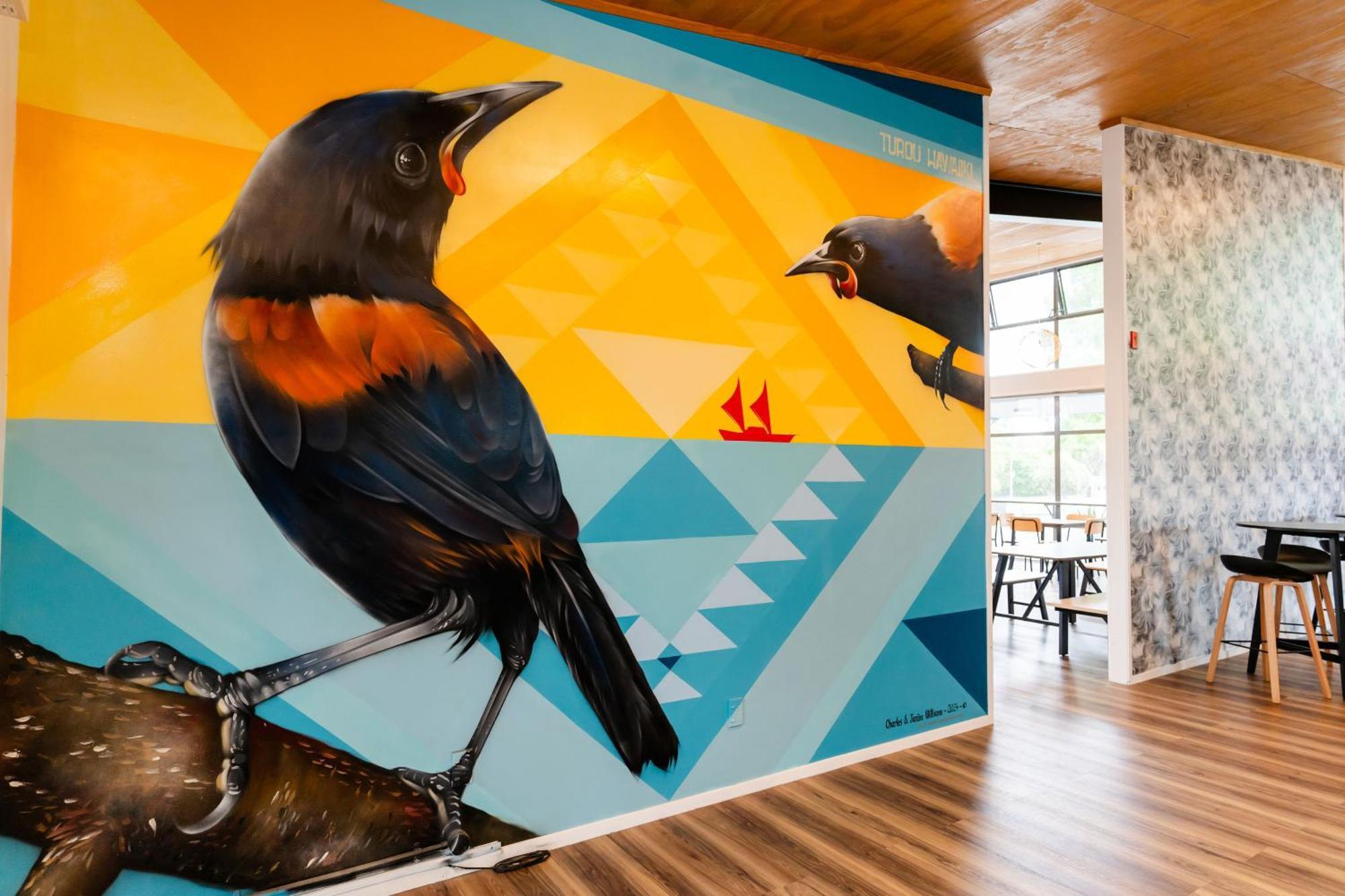 Yha ロトルアホステル エクステリア 写真 Mural by artist, Mark Ashkenazi