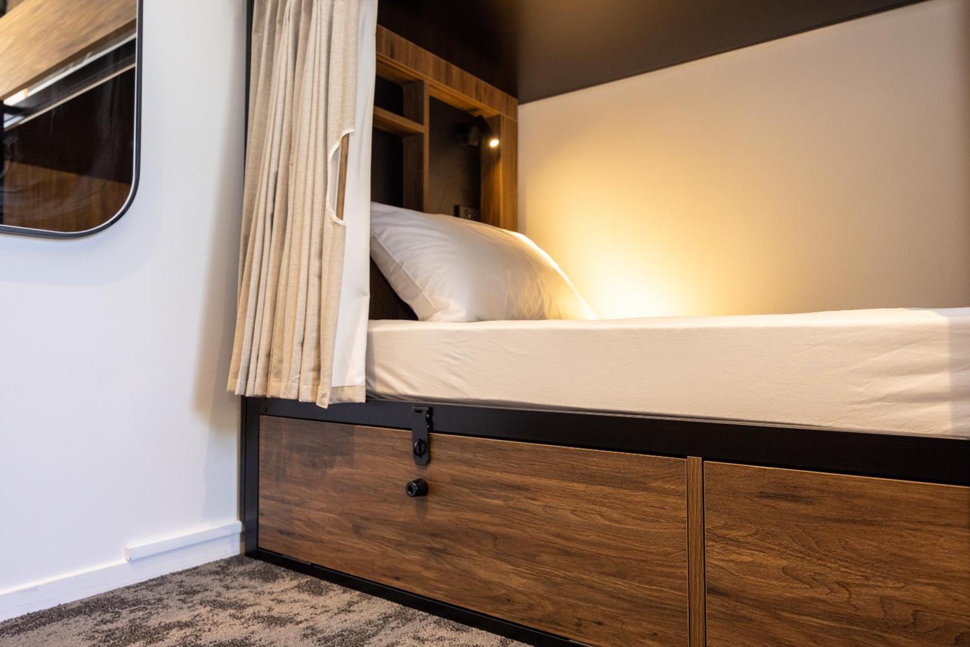 Yha ロトルアホステル エクステリア 写真 A capsule bed