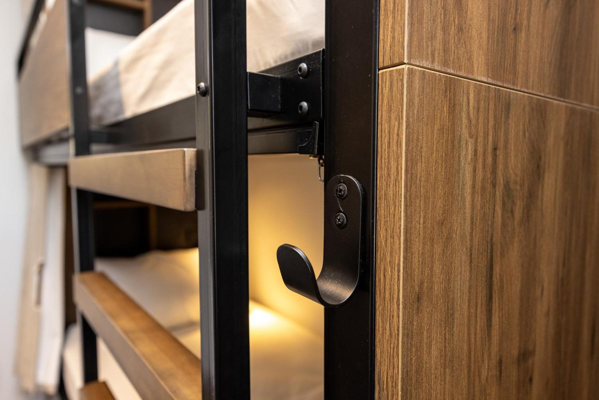 Yha ロトルアホステル エクステリア 写真 A coat hook